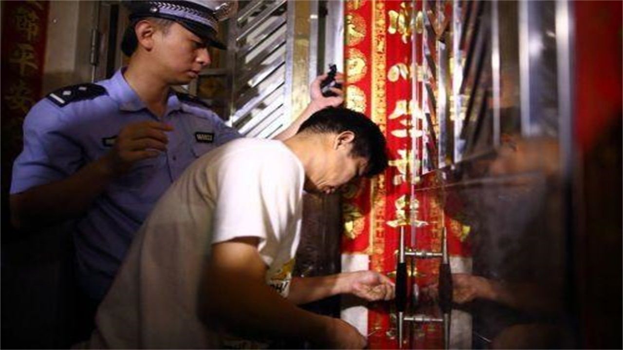 贵州请开锁师傅开了锁后，师傅